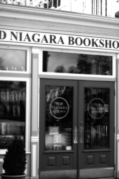 Bookshop : Black and White : Magdalena Altnau Photography